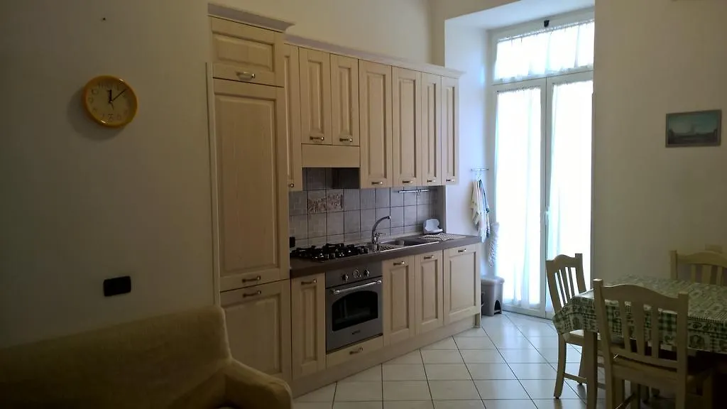 Nautilus Apartment Napoli 0*,  Italia
